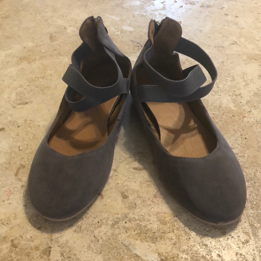 Cross Cross Flat Shoes